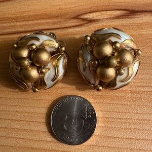 Vintage Gold and Cream Clip-On Earrings